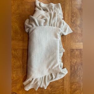 GORGEOUS Knit Shawl Wrap in Metallic Silver Gray & White